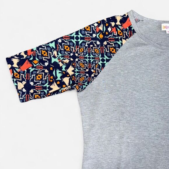 LulaRoe “Gigi” Grey and Navy Colorblock Geometric Sleeve T-shirt - Picture 3 of 7
